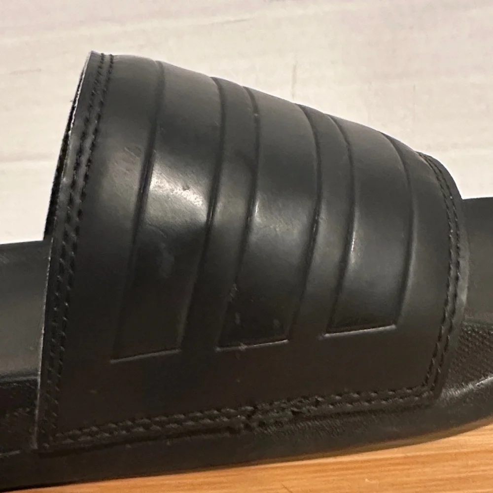 Adidas Core Black Adilette Slides Sandals. Men’s 8. Women’s 9.5. Comfy!